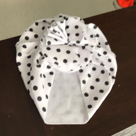 Cute baby flower beanies. - Picture 5 of 5